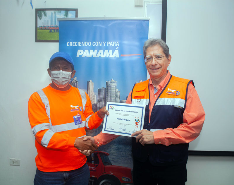 Entrega de reconocimiento